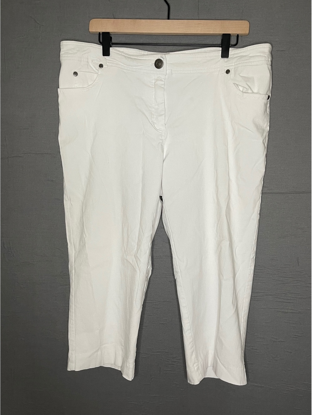89th & Madison White Stretch Capri Crop Pants Women's Plus Size 18